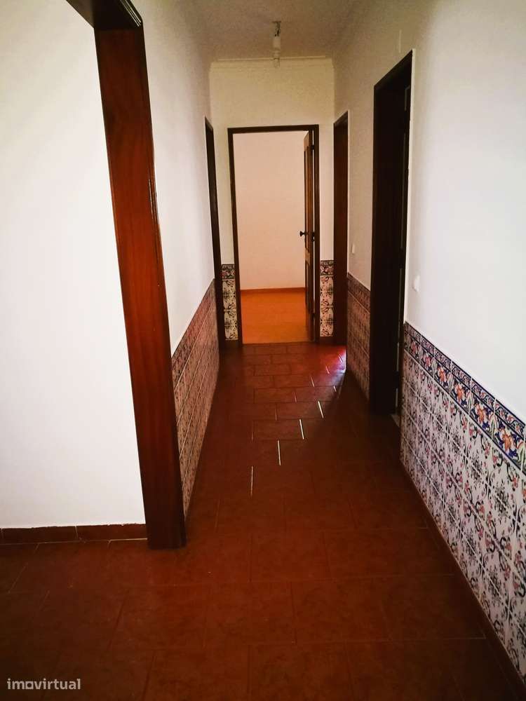 Apartamento T3 em Benavente com Varandas-7