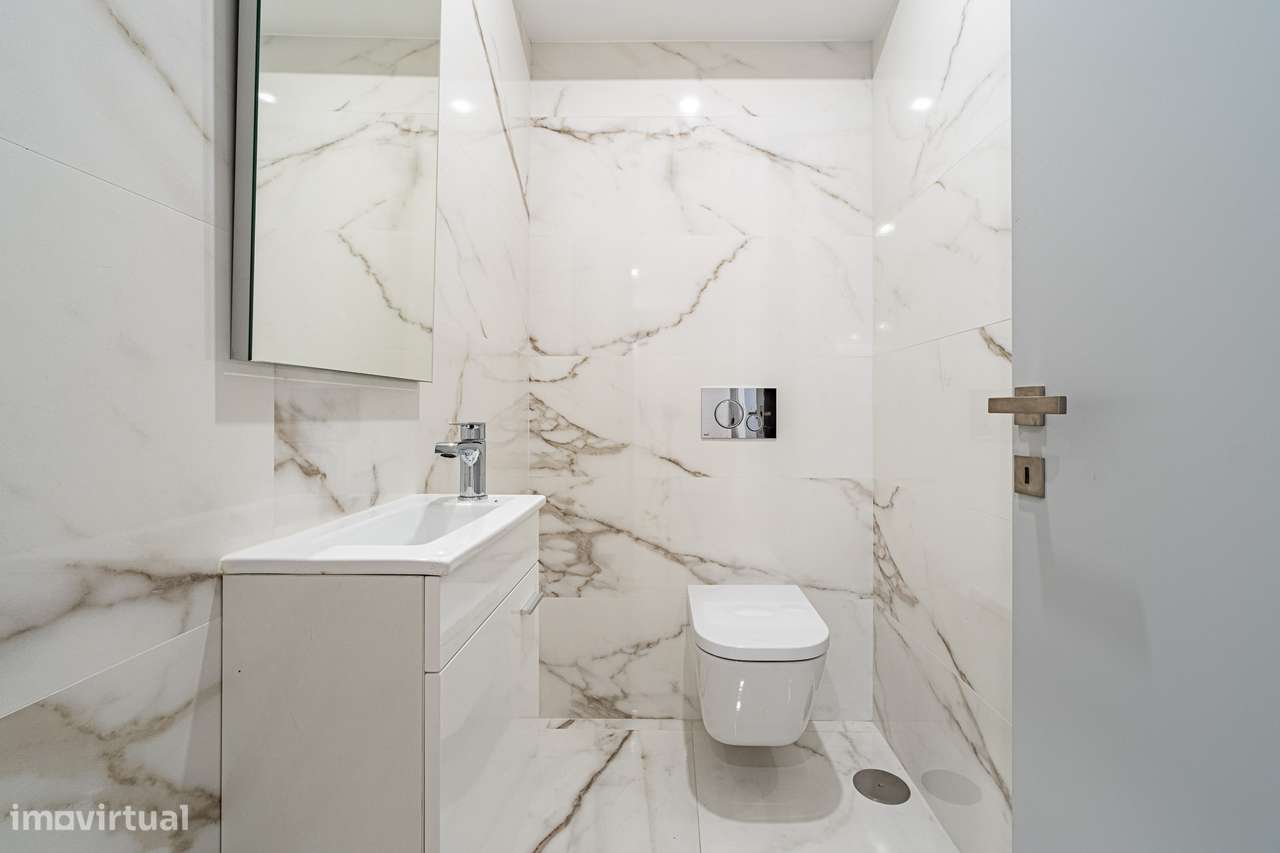 T4 amplo, 4 suites e estacionamento 4 carros – Marquês, Porto-10