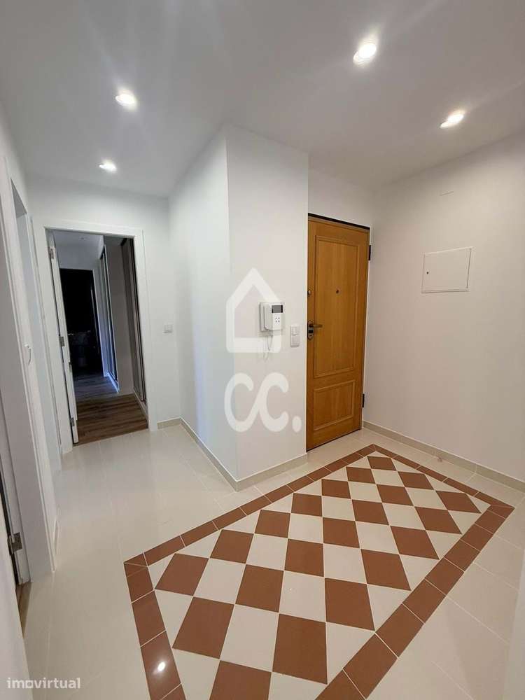 Apartamento T3 com Varanda e Arrecadação em Feijó-26