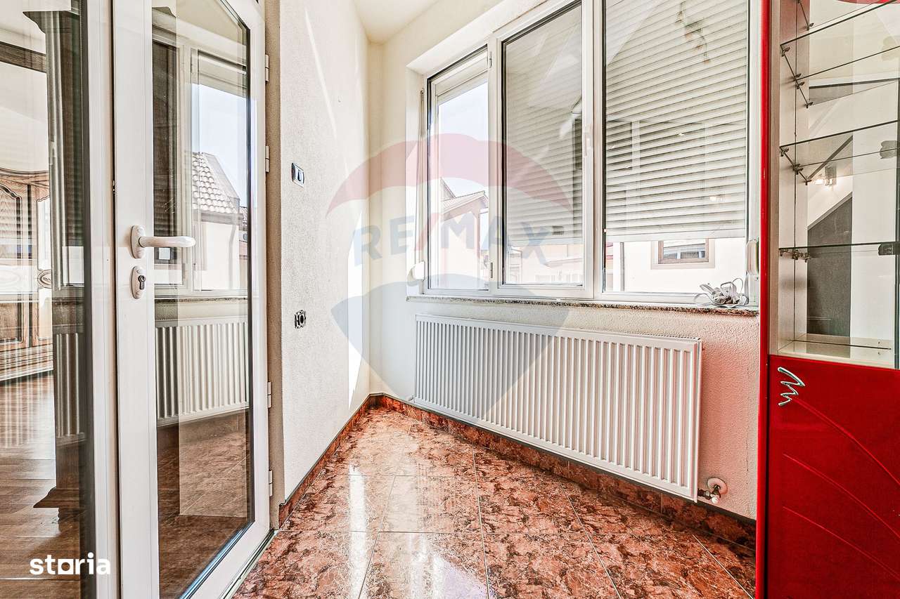 Apartament cu 3 camere de închiriat în zona Boul Rosu - Imagine principală: 3/14