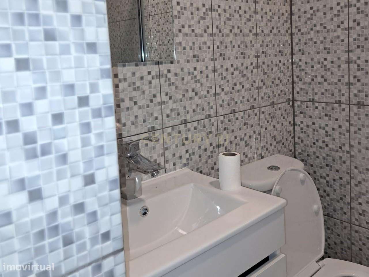 Oportunidade de Investimento — Loja Convertida em Dois Estúdios com Re - Grande imagem: 4/12