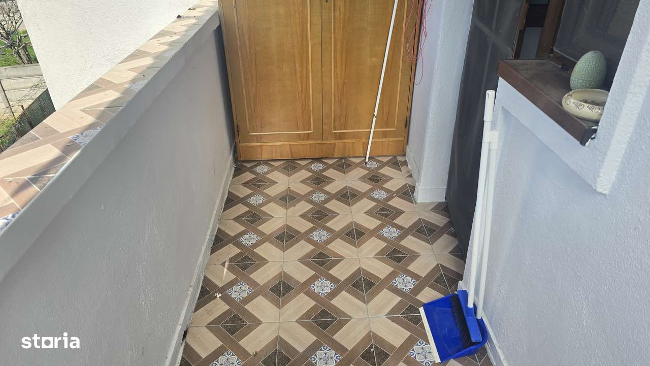 Vand apartament cu o camera in Deva, zona Marasti, etaj 1,-11