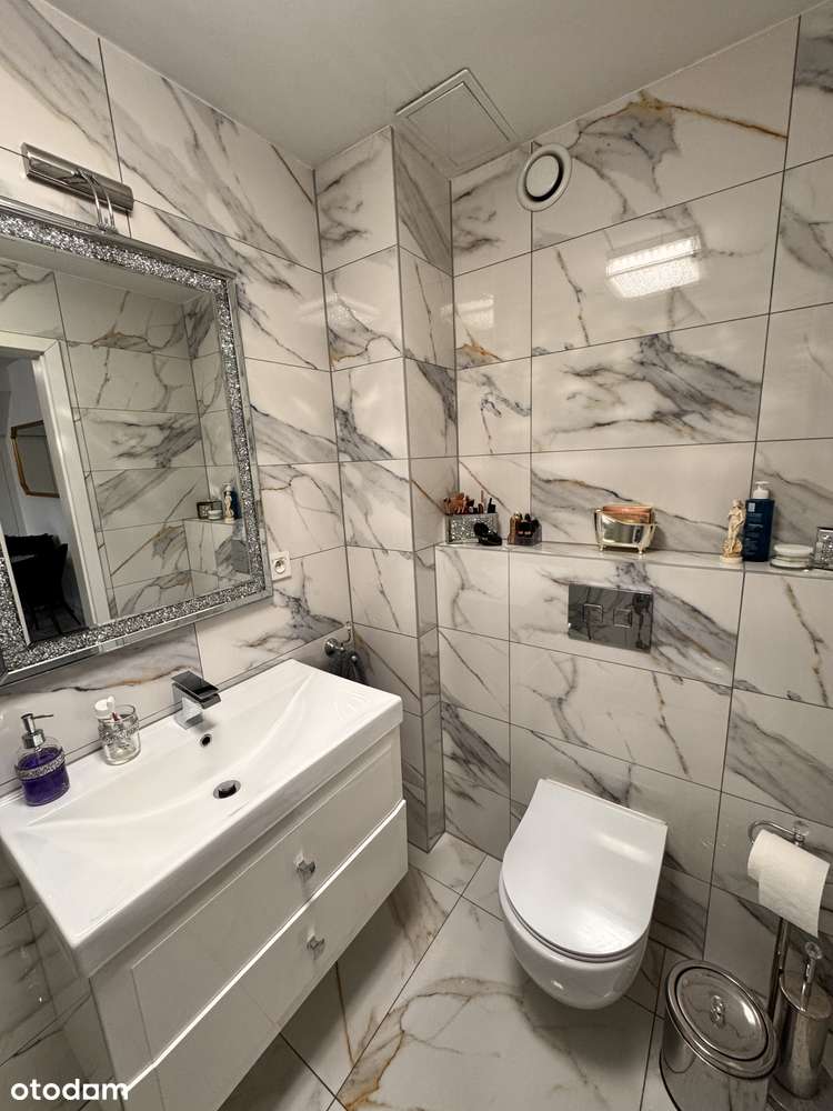 Wspaniałe mieszkanie na popularnych 4 Wieżach! Do wejścia! Idealne!-11