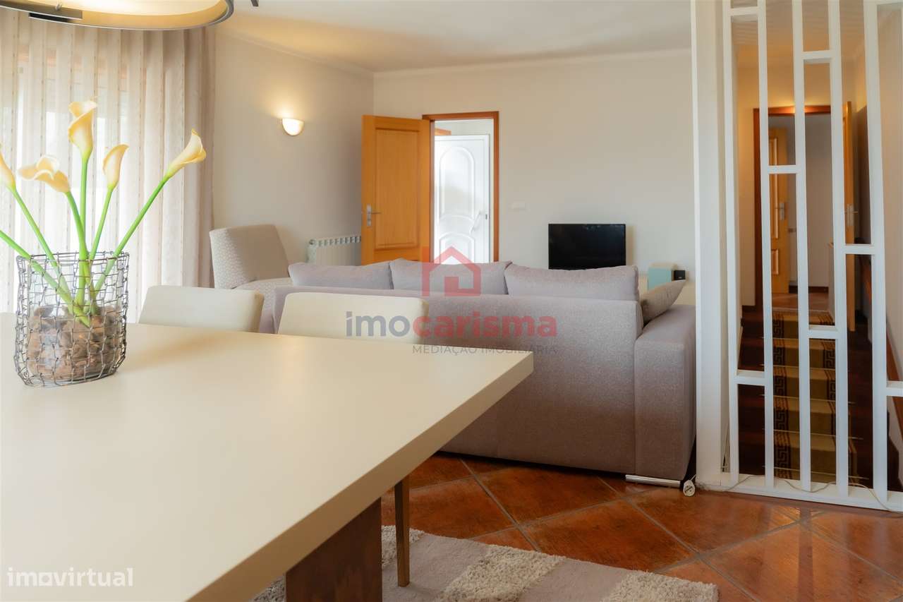 Moradia T4 transformada em T5 em Sanfins de Ferreira, Paços de Ferreir - Grande imagem: 2/60