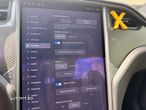 Tesla Model X - 9