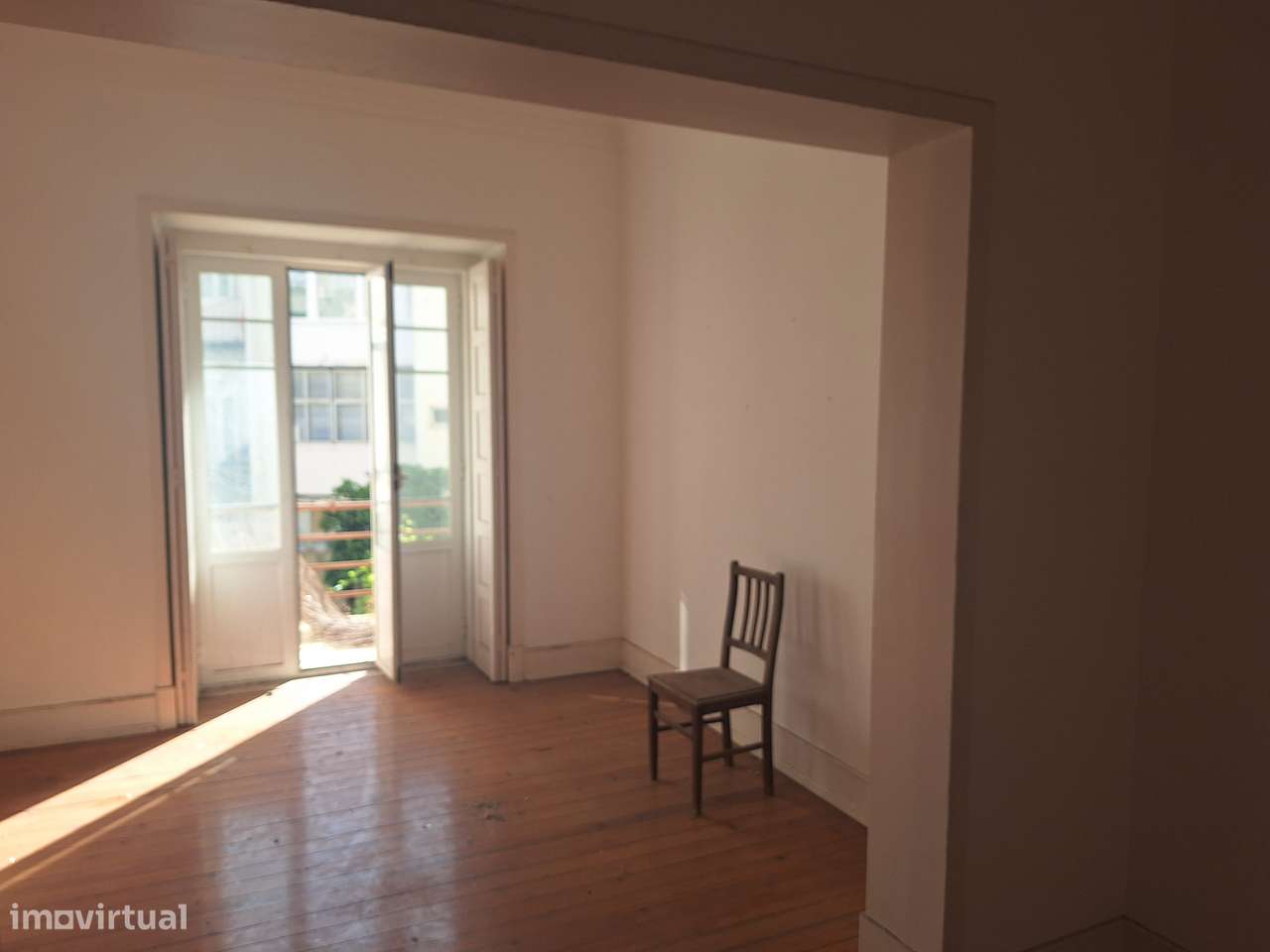 Prédio devoluto SEM Inquilinos junto ao Mercado de Arroios - Grande imagem: 5/24