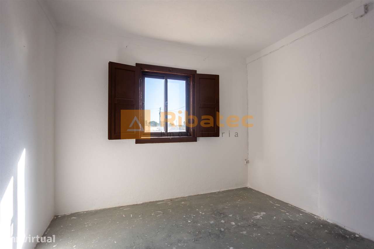 Moradia T2 na Fajarda com 1600 m2 de terreno - Grande imagem: 4/15