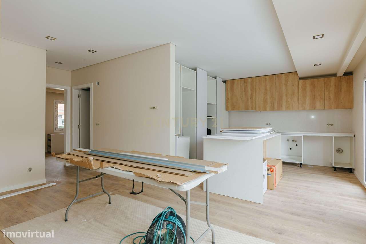 Apartamento T2 Novo com Vista Panorâmica em Loures-51