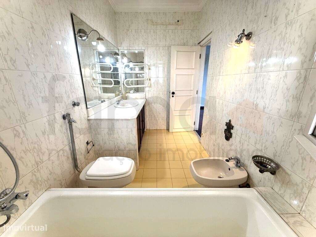 APARTAMENTO T4 EM OEIRAS-19