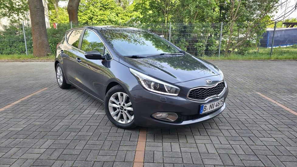 Kia Ceed II 1.6 CRDi 136 ISG Spirit 2015