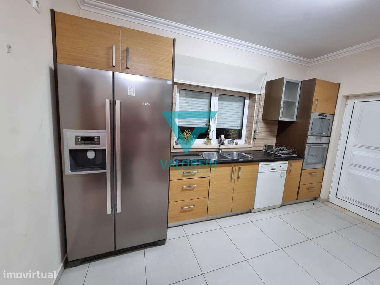 MORADIA T3 com Cave, Rés do Chão e Terreno | Batalha-10