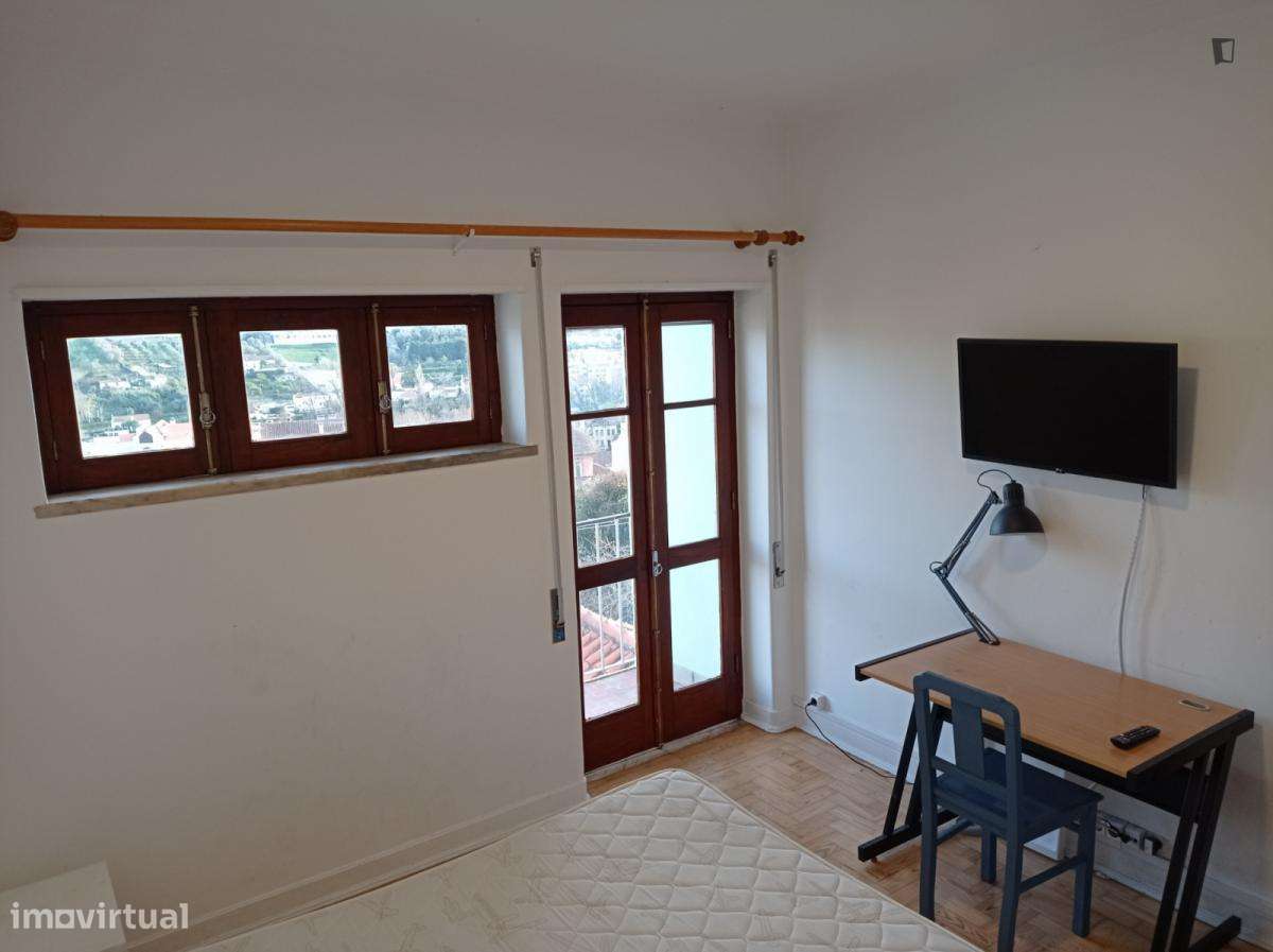 Quarto - localizado em  Coimbra - Grande imagem: 2/18