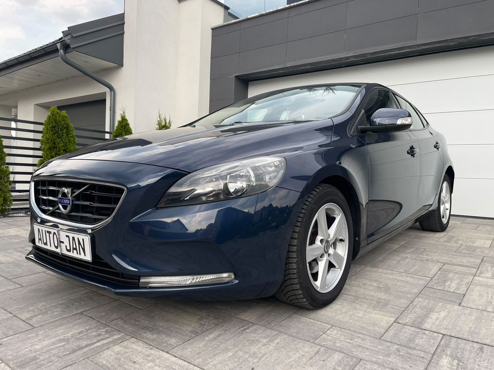Volvo V40 II (2012-) D2 Summum 2013