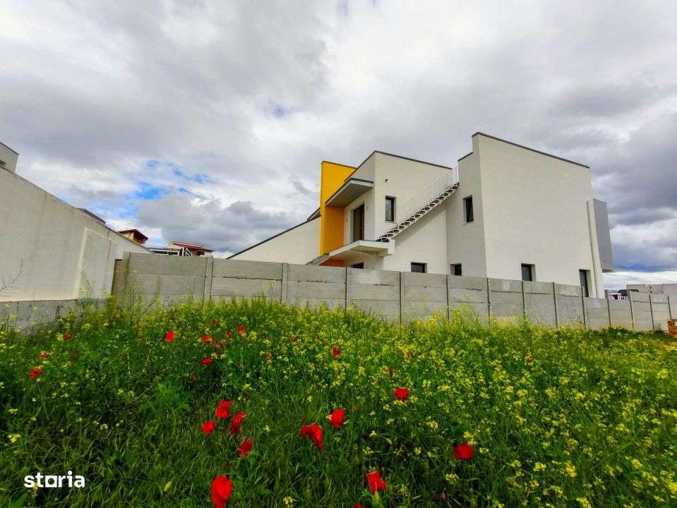 Vila moderna de vanzare strada M16 Mamaia Sat-18