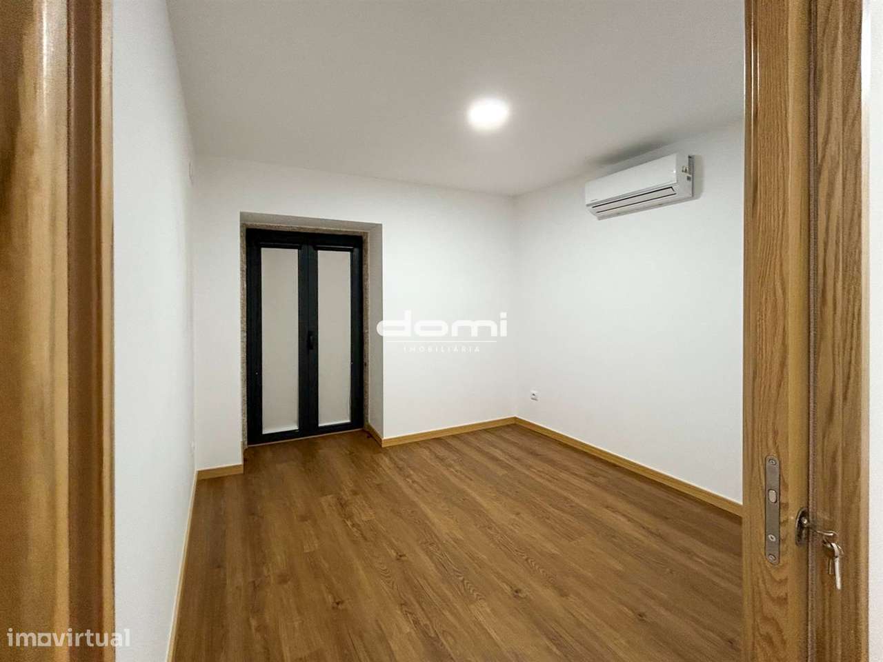 Prédio T7 no centro Termal - Grande imagem: 3/16