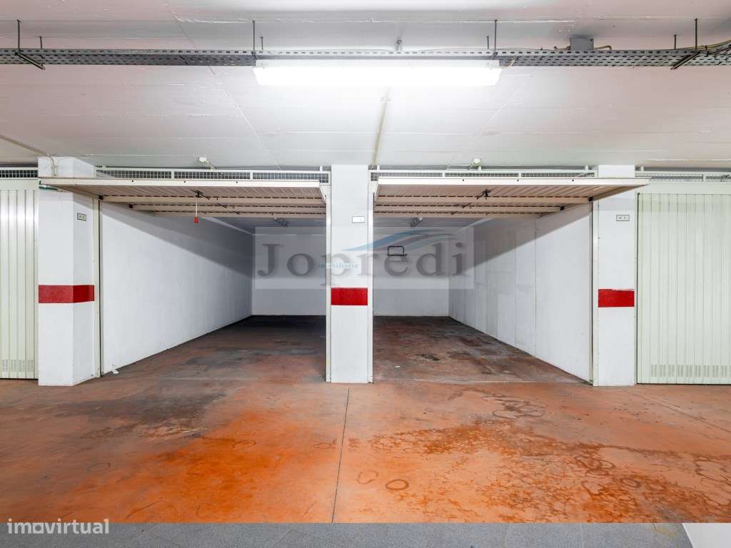 Apartamento T3 com 2 garagens em Box e 1 arrecadação-28