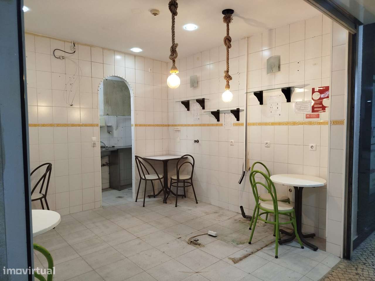 Oportunidade de Investimento — Loja à Venda no Lumiar por 50.000 € - Grande imagem: 4/28