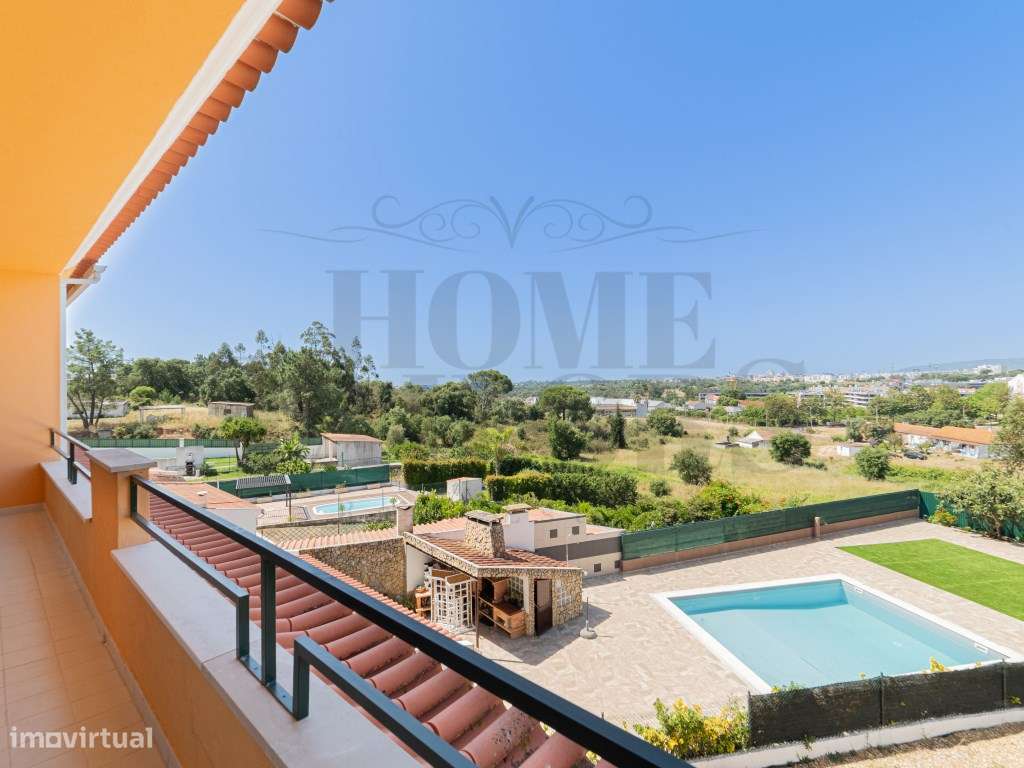 Moradia T4 com piscina-27