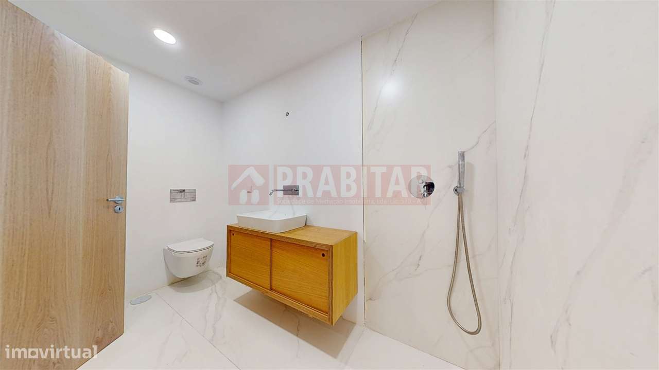 APARTAMENTO T4 DUPLEX NOVO COM TERRAÇO NA COBERTURA À SOLUM - CEDRO RE-18