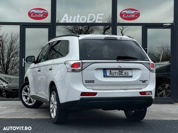 Mitsubishi Outlander 2.2 Litre DI-D AWD Instyle - 3