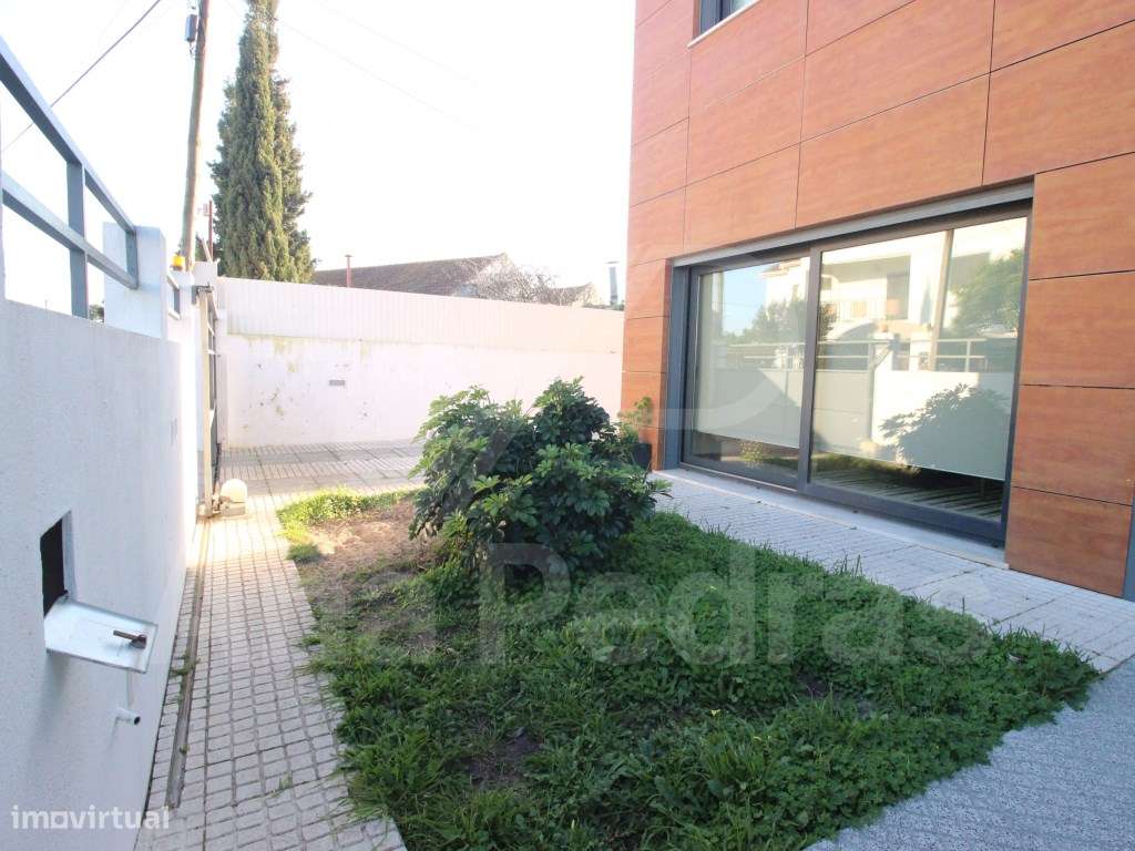 Contemporânea Moradia T4-31