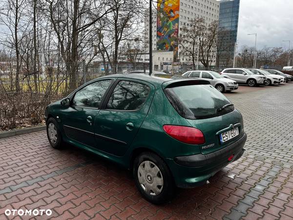 Peugeot 206 1.1 Mistral - 12