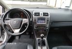 Toyota Avensis 2.0 Premium - 7
