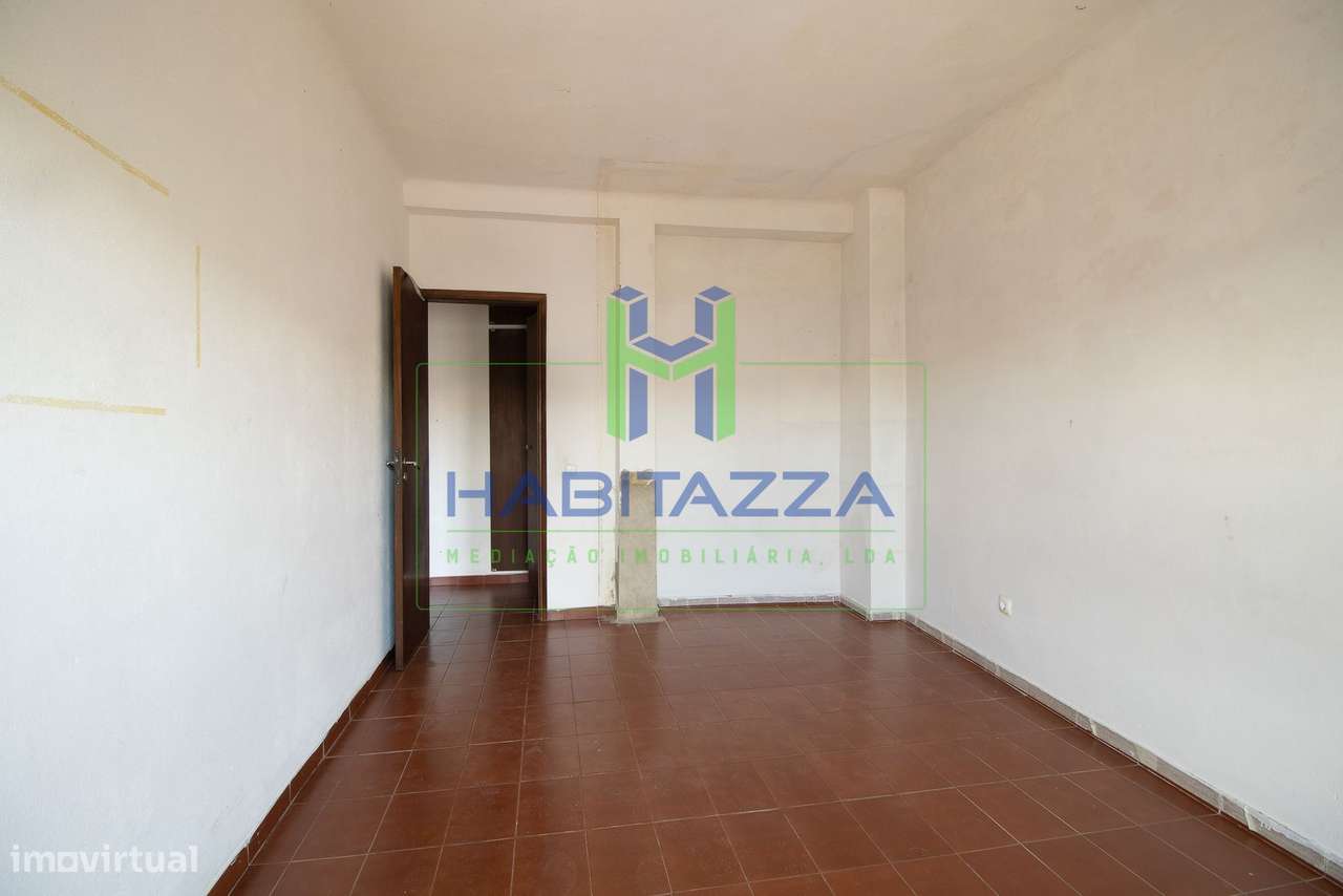Moradia T3 com garagem e Vistas Desafogadas sobre o Campo, em Bensafri-25