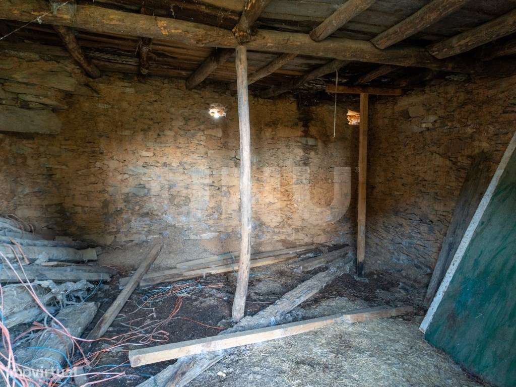 Terreno Rústico com 3720m2-5