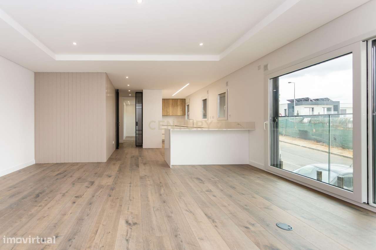 Dois Apartamentos Modernos (T3 + T2) na Qta. do Desembargador – Feijó-30