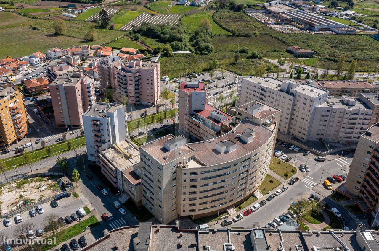 T2 com Varanda, Lugar de garagem e arrumos na Cidade Jovem - Rio Tinto-40