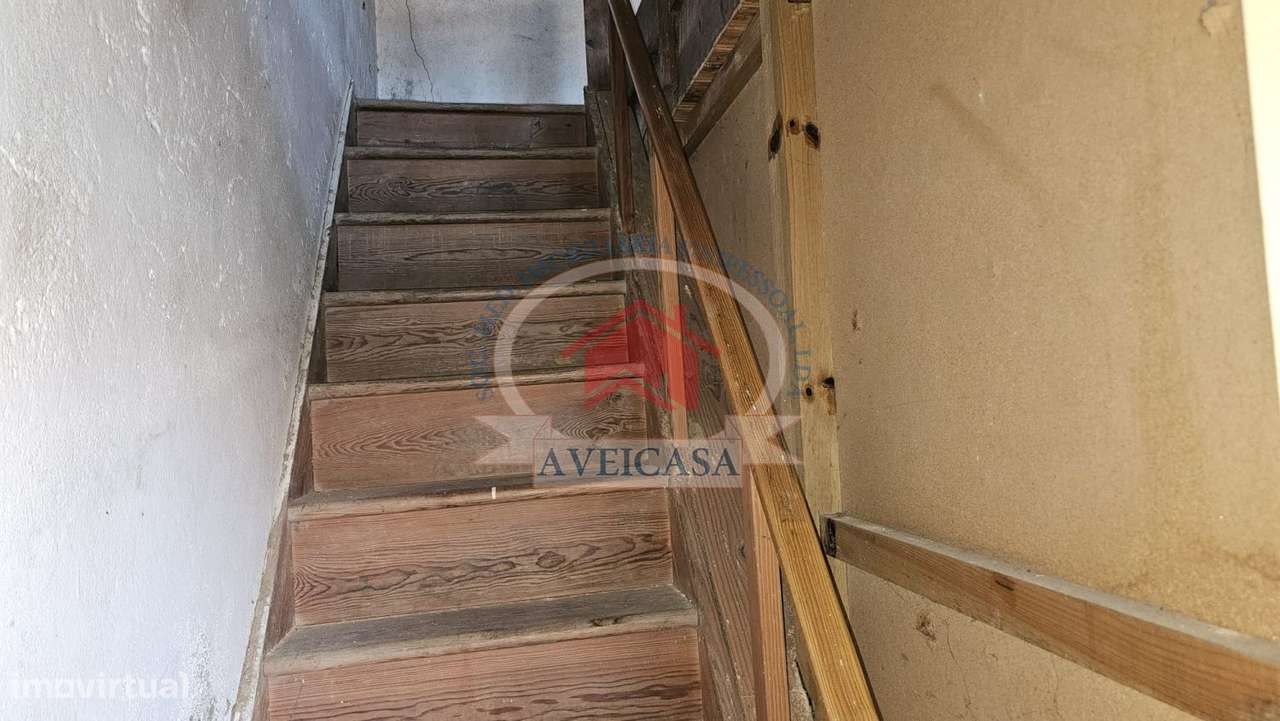 CASA GANDARESA EM VERDEMILHO PARA RECUPERAR-23
