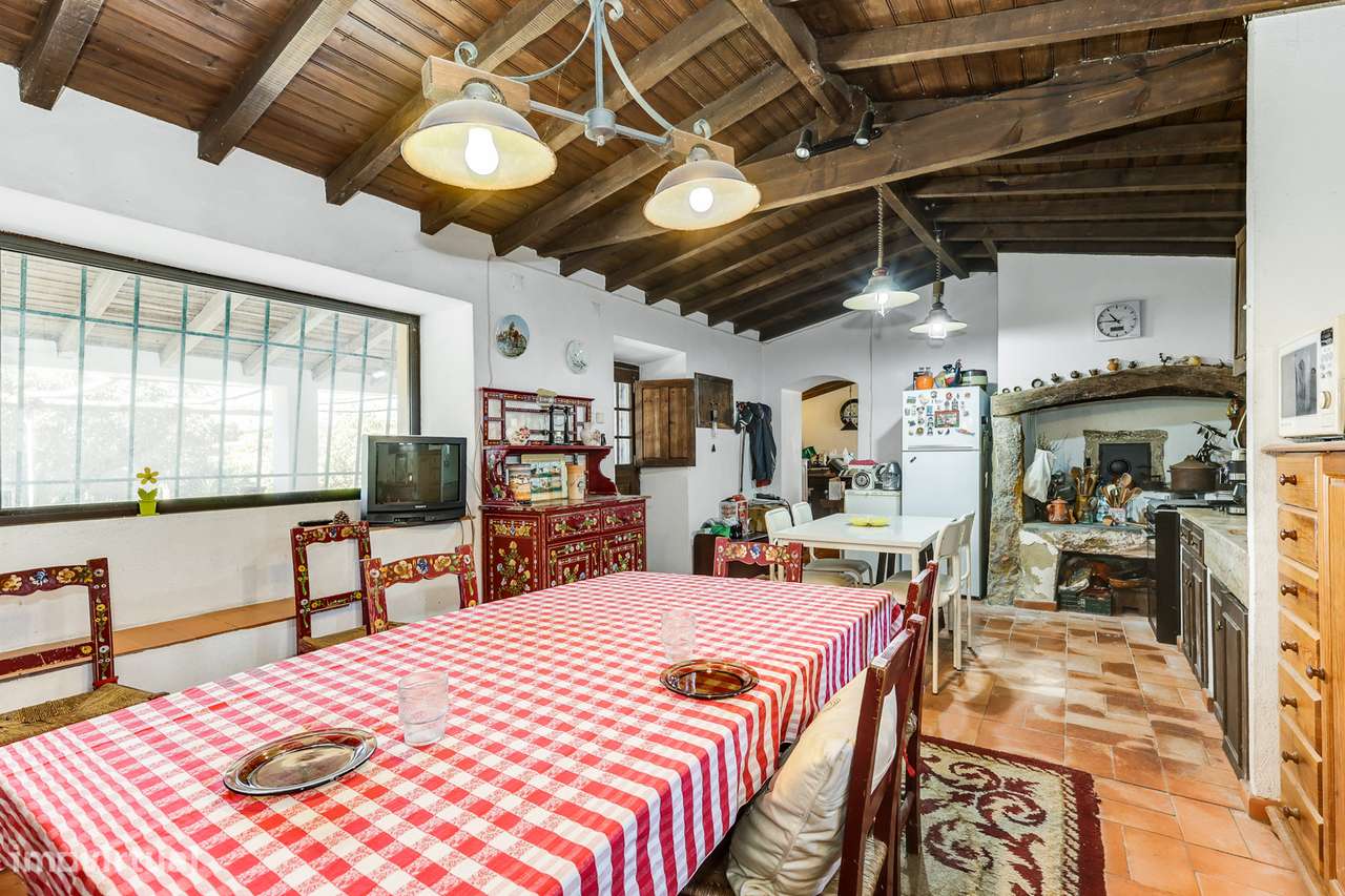 Quinta com Piscina e 2 Hectares a 25 km de Lisboa-23