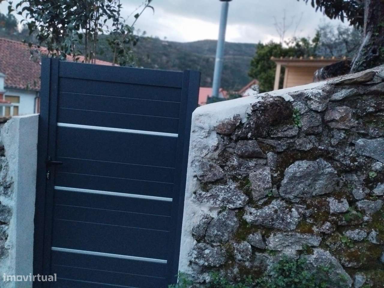 Edifício Junto ao polo das engenharias na covilhã-23