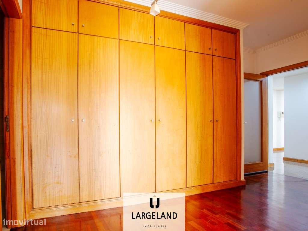Apartamento T2 com Terraço no Centro de Santa Maria de Lamas-10