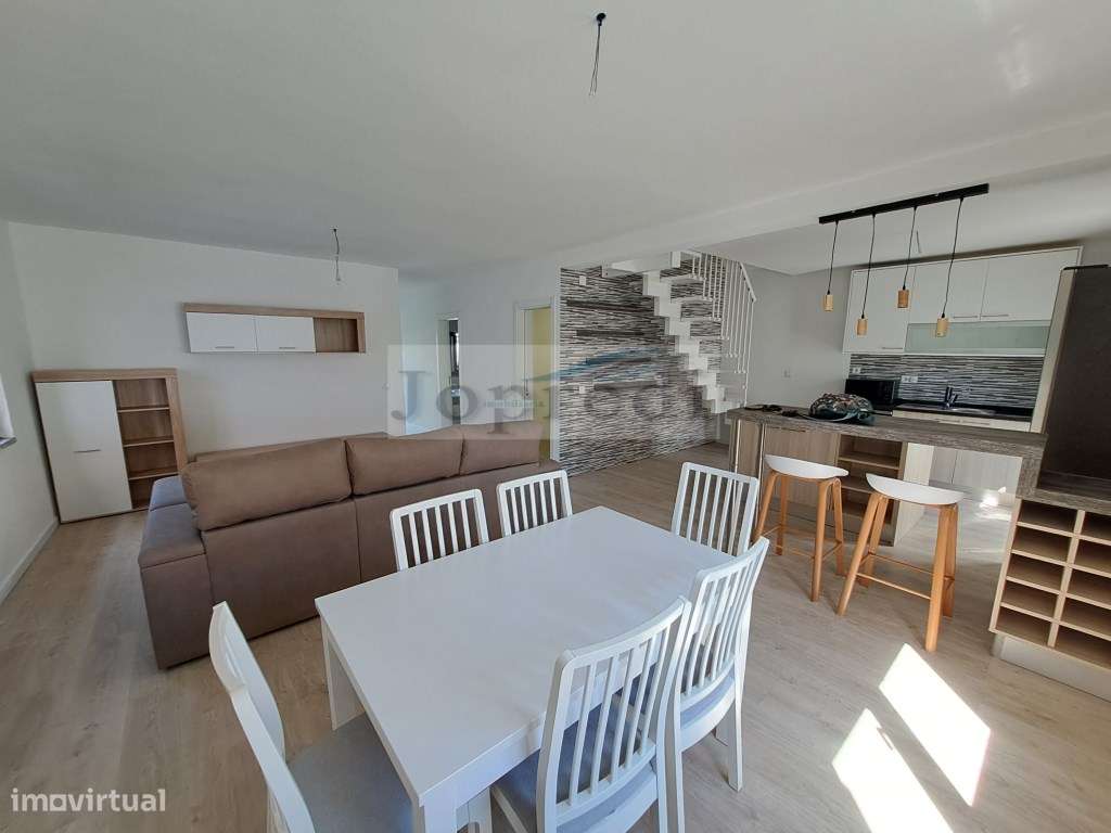 Moradia T4 na Aroeira-20