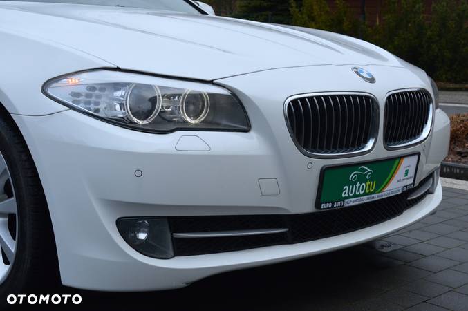 BMW Seria 5 525d Touring Sport-Aut - 12