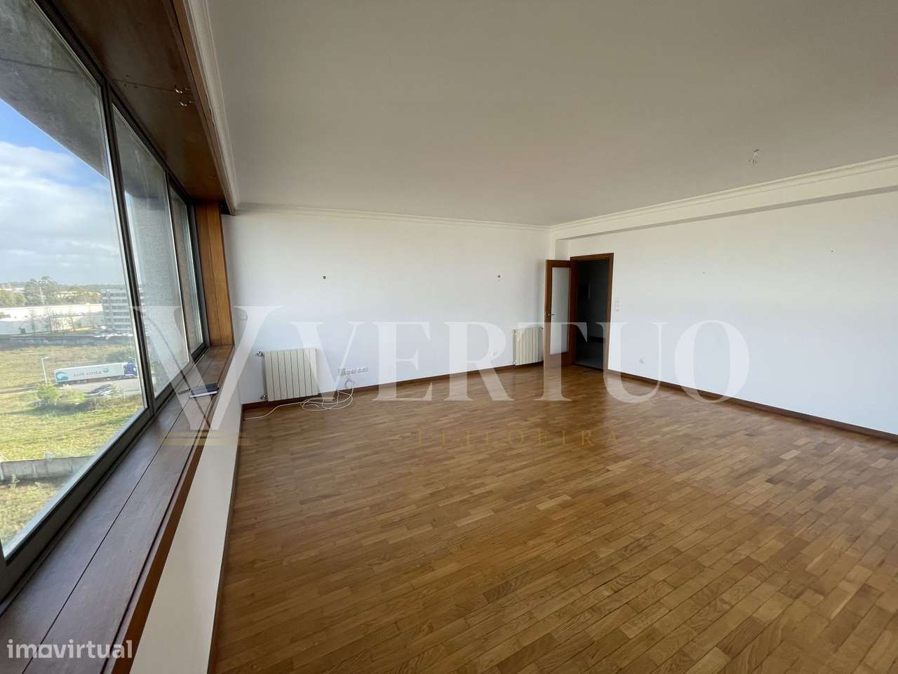 T4 em Moreira da Maia | 159 m² | 2 Garagens | Venda Judicial-16