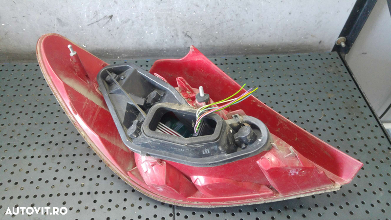 Stop tripla lampa dreapta peugeot 207 wa wc 964998658003 - 3