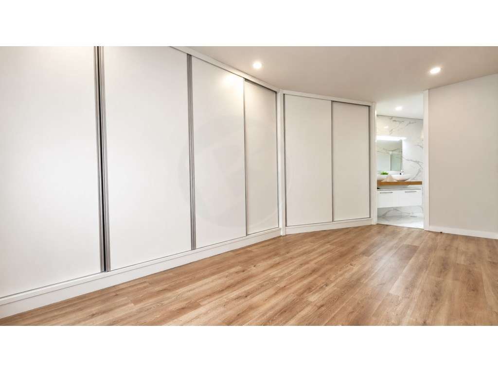 Moradia T2+1 Totalmente Remodelada em Árvore Vila do Conde-28