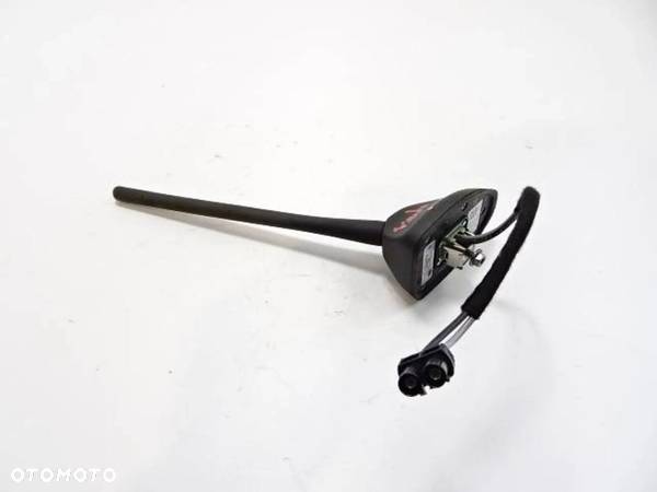 Antena dachowa Ford Fiesta MK8 - 1