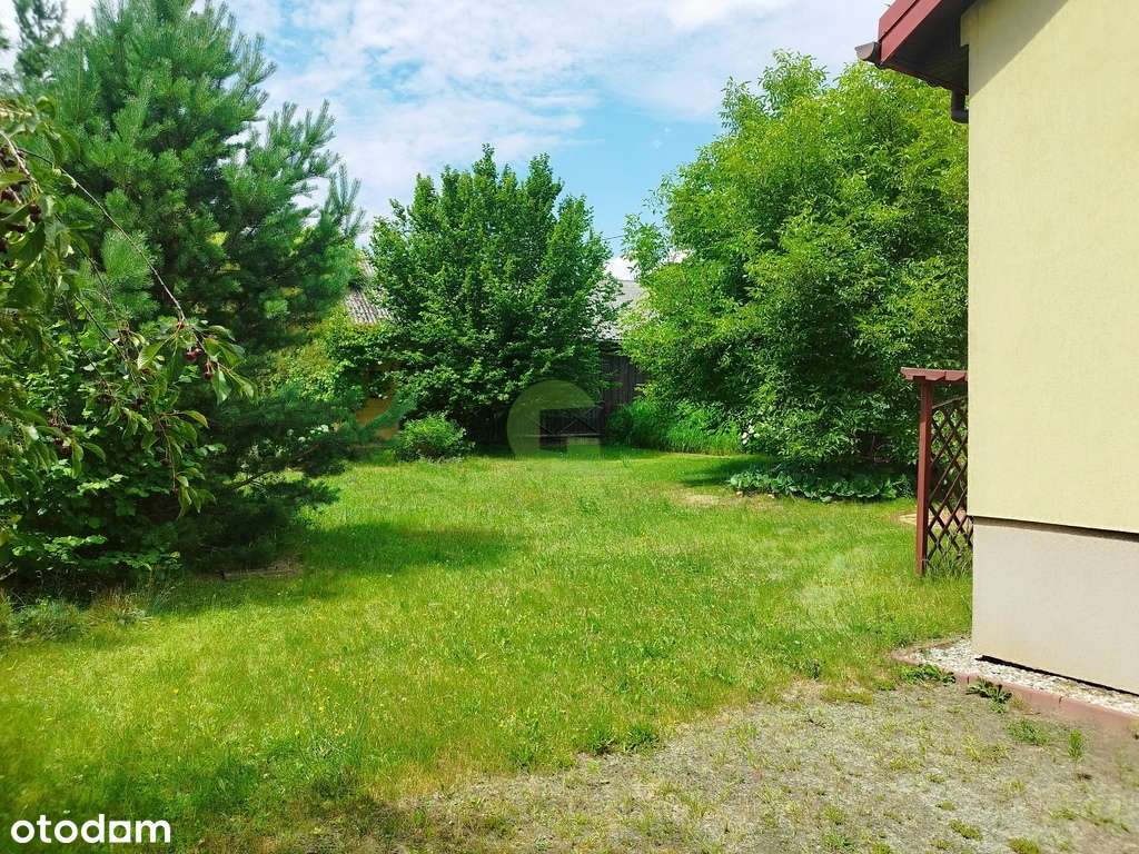 Dom w Kłomnicach z dużym potencjałem!-4