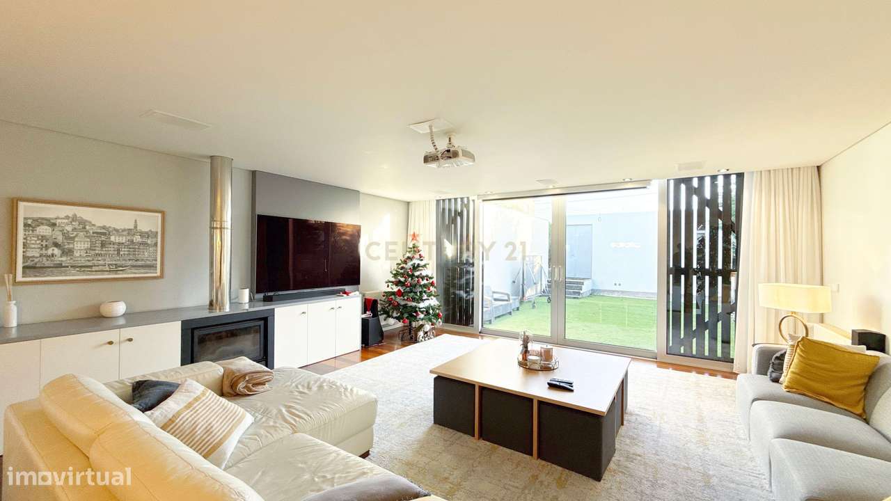 Moradia Térrea de Luxo com Piscina Aquecida e Jacuzzi a 2 km da Praia-8