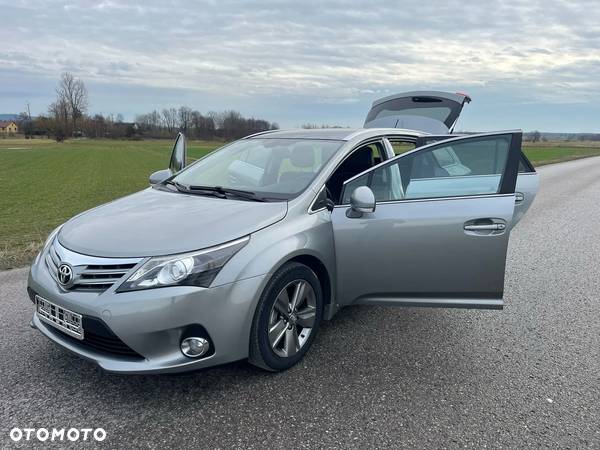 Toyota Avensis Combi 2.0 D-4D Executive - 11