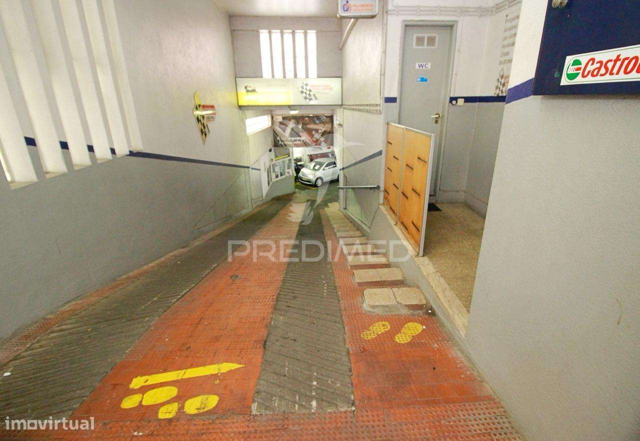 Armazém / Espaço Comercial à Venda – Amadora (Venteira) - Grande imagem: 4/13