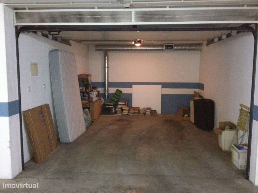T3 com garagem e varanda com 23m2 - Colinas do Cruzeiro, Odivelas-24
