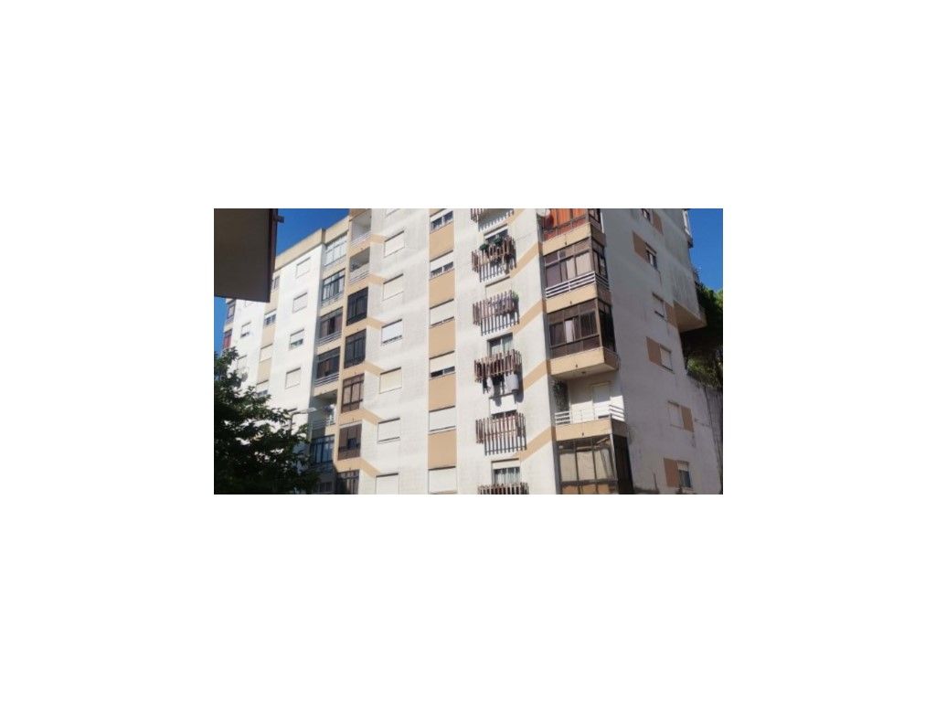 Apartamento bem localizado e em ótimo estado a venda - Qu...