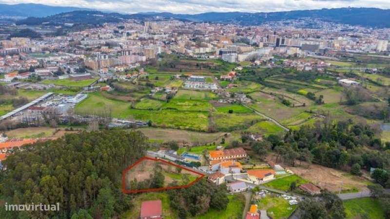 Terreno de 3800m2 em Braga-1