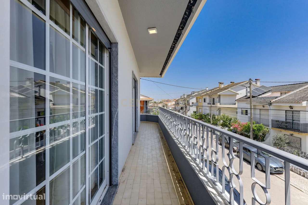 Excelente Moradia T3+1 em Vale de Milhaços, Seixal-17