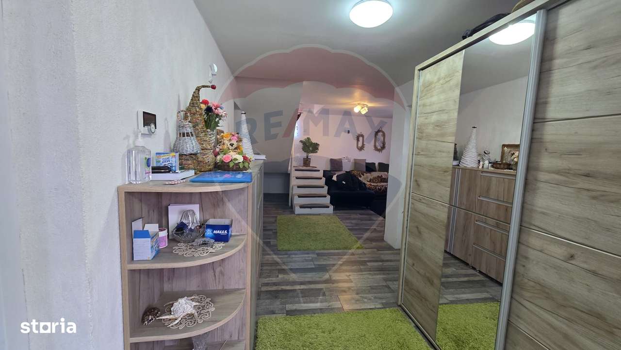 Casă / Vilă cu 4 camere de vânzare - Imagine principală: 5/20